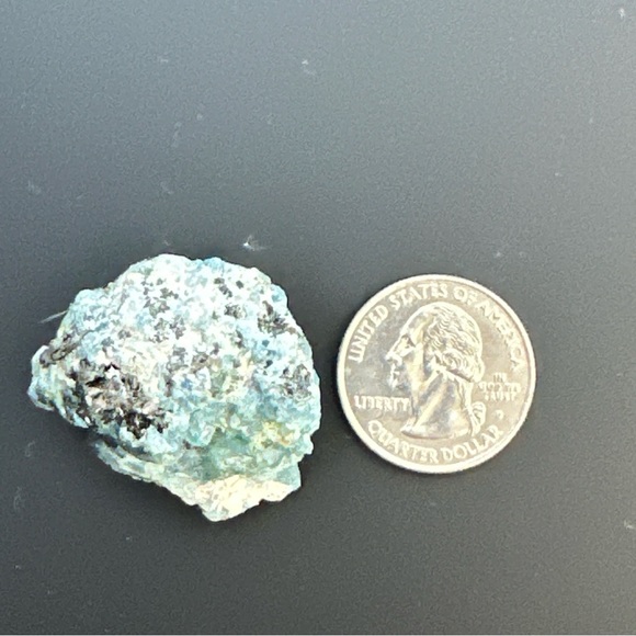 106cts/Vietnam Natural Unheat Blue Aquamarine Rough Crystal - Picture 7 of 17